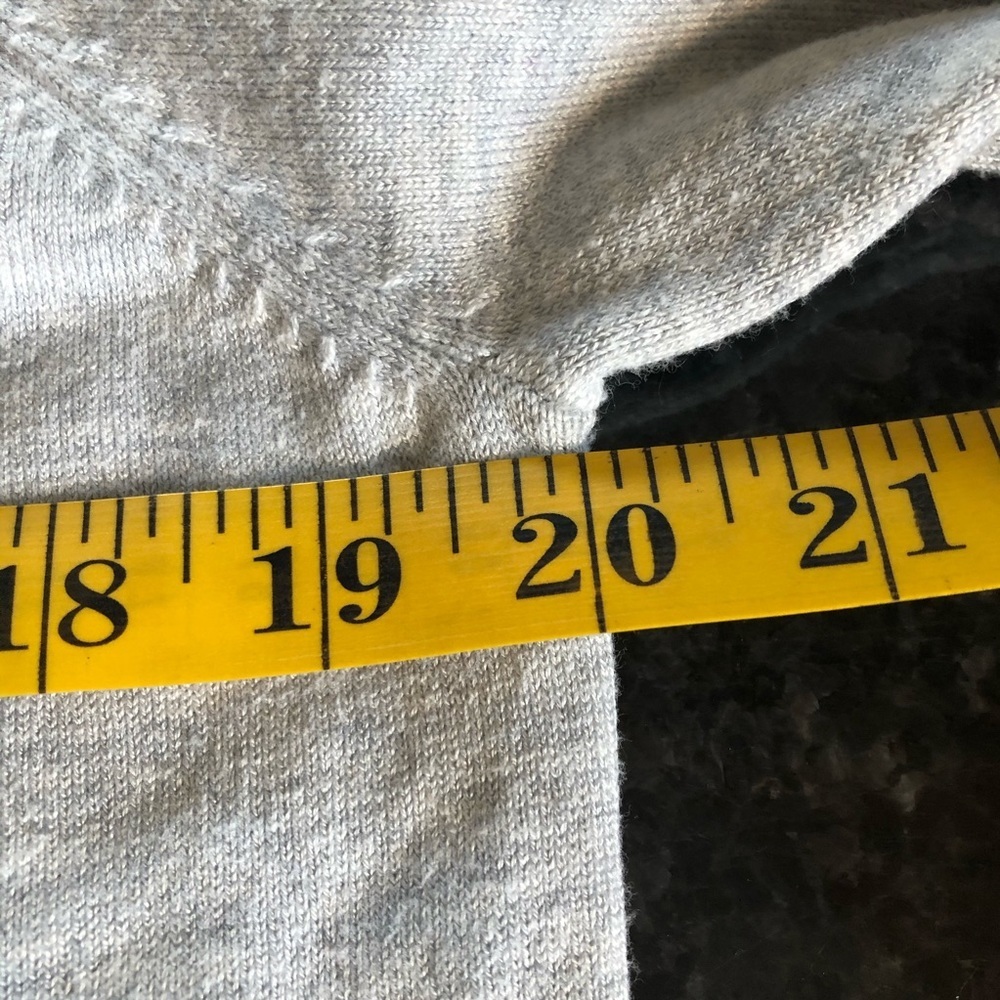Jospeh A. light grey ruffle buttoned down Sweater size Petite Large - Picture 5 of 8